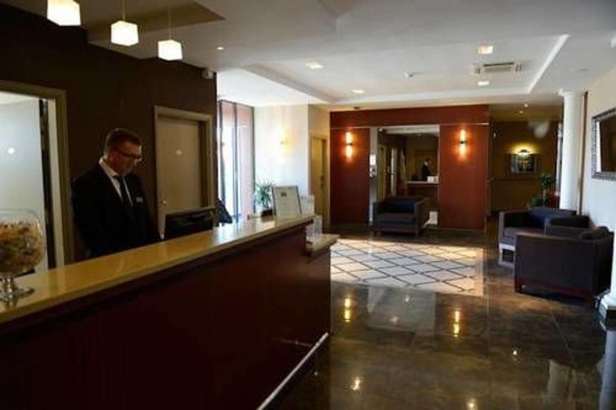Plessis Parc Hotel Le Plessis-Robinson Exterior foto